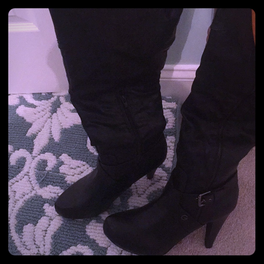 NWOT Guess boots 10 med